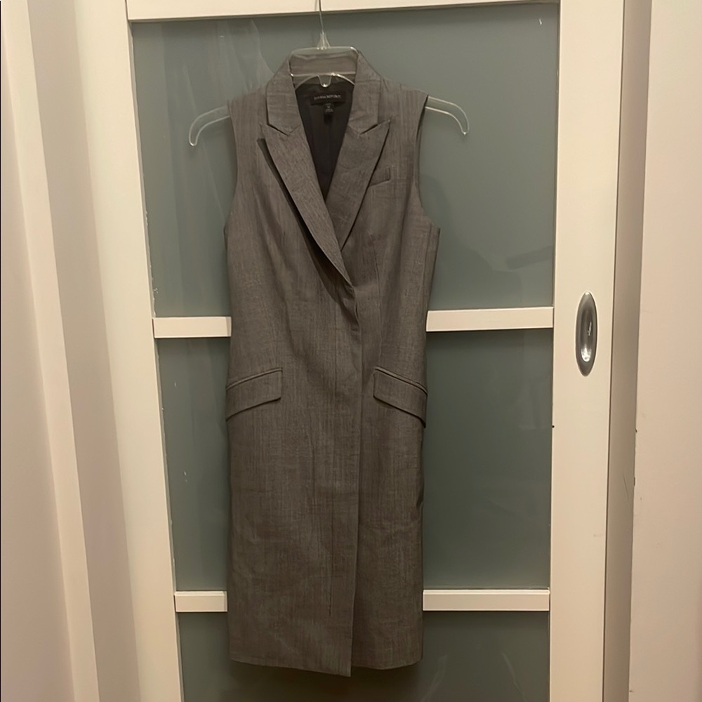 Banana Republic Gray Lapel Sleeveless Dress, 0P